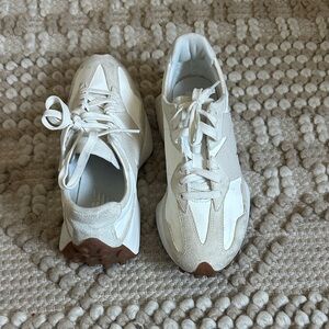 New Balance 327 Sneakers Free People Cream Tan White